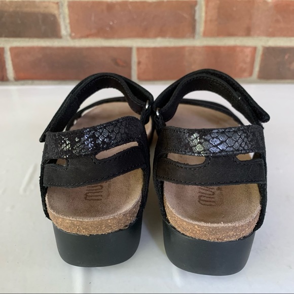 Munro Women’s Summer Black Leather Low Heel Sandals Shoes US 7.5 SS Narrow Width - Picture 10 of 10